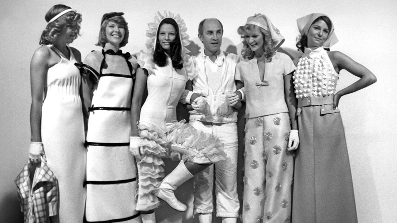 Andre Courrges presenting his new collection spring/summer 1973 with his models, January 23, 1973 © AGIP/RDA/Everett Collection (00228285)